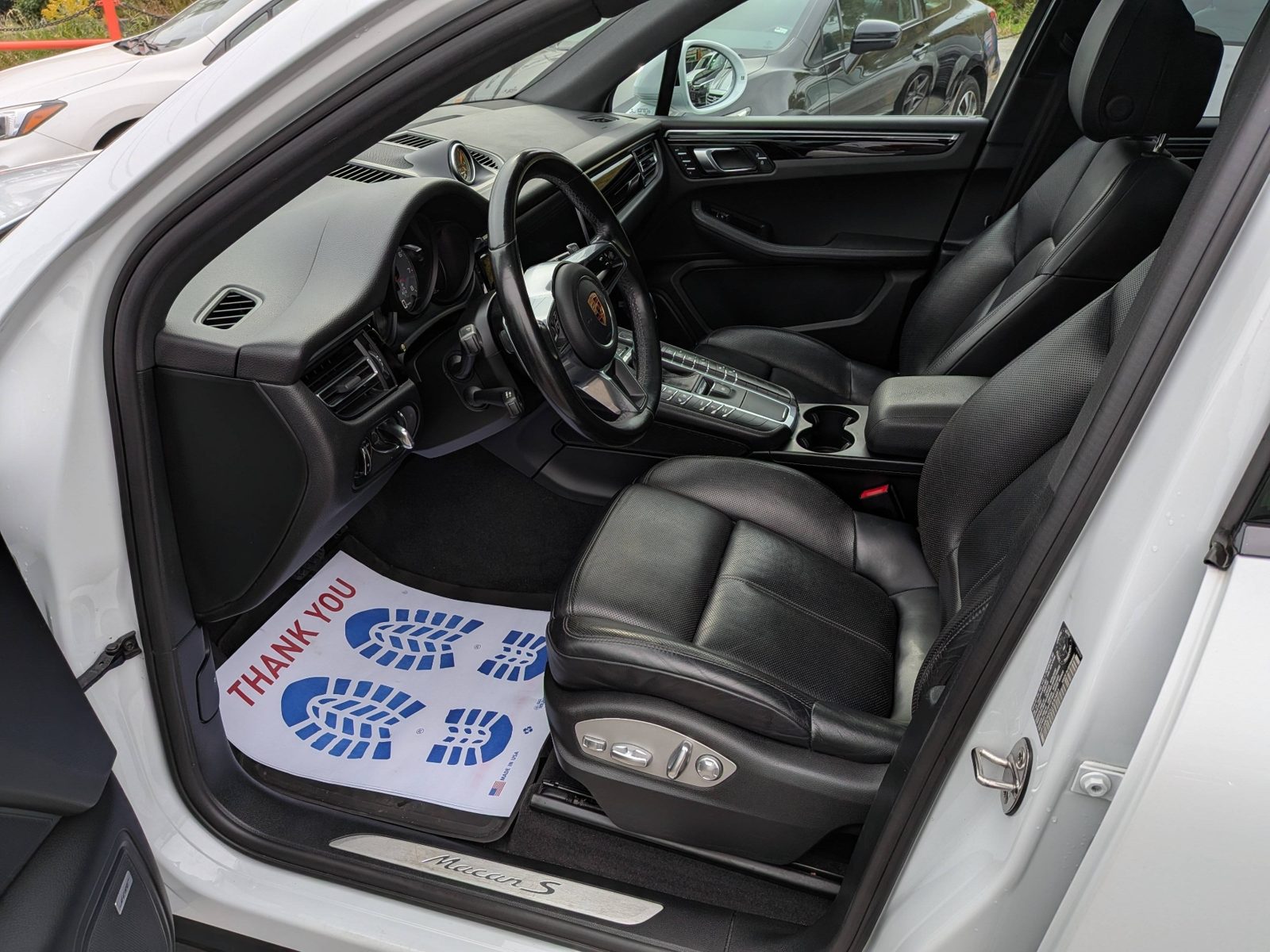 2020 Porsche Macan S AWD, photo 9 of 22