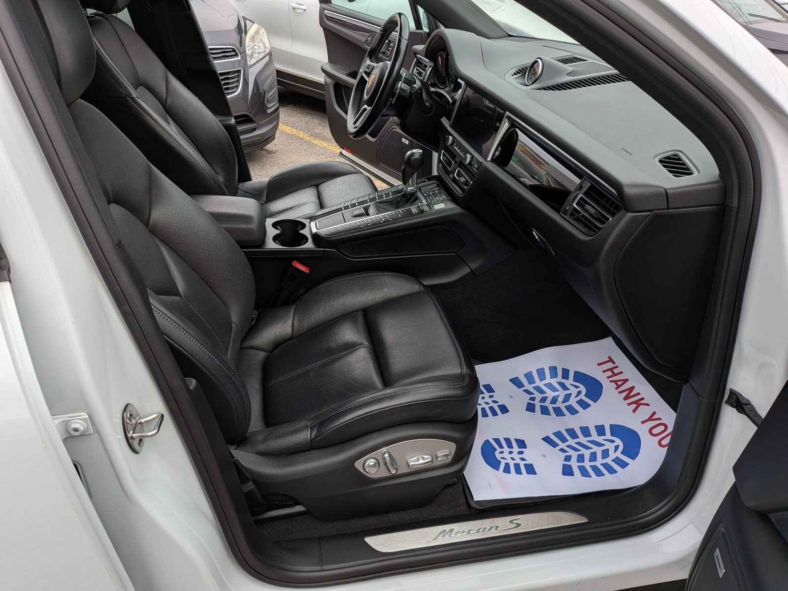 2020 Porsche Macan S AWD, photo 12 of 22
