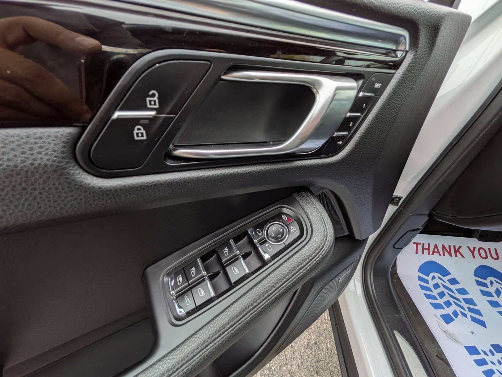2020 Porsche Macan S AWD, photo 19 of 22