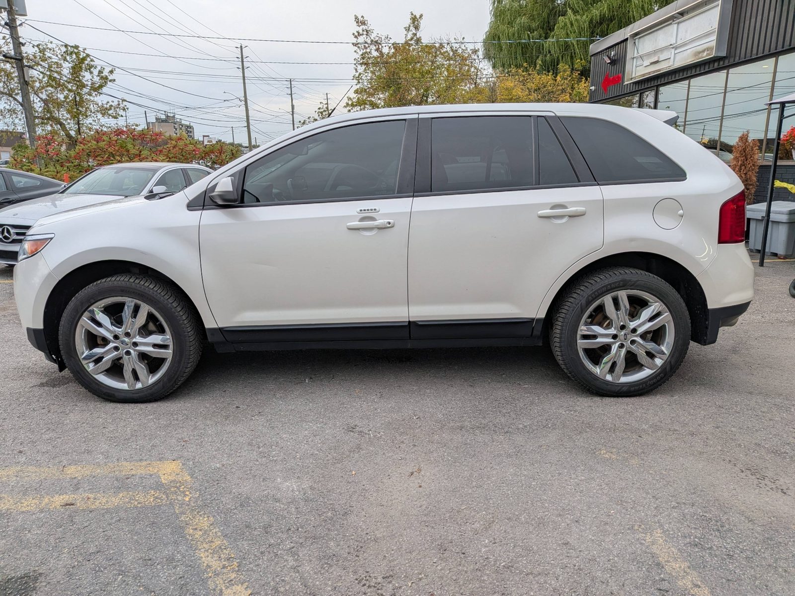 2013 Ford Edge 4dr SEL FWD, photo 2 of 18