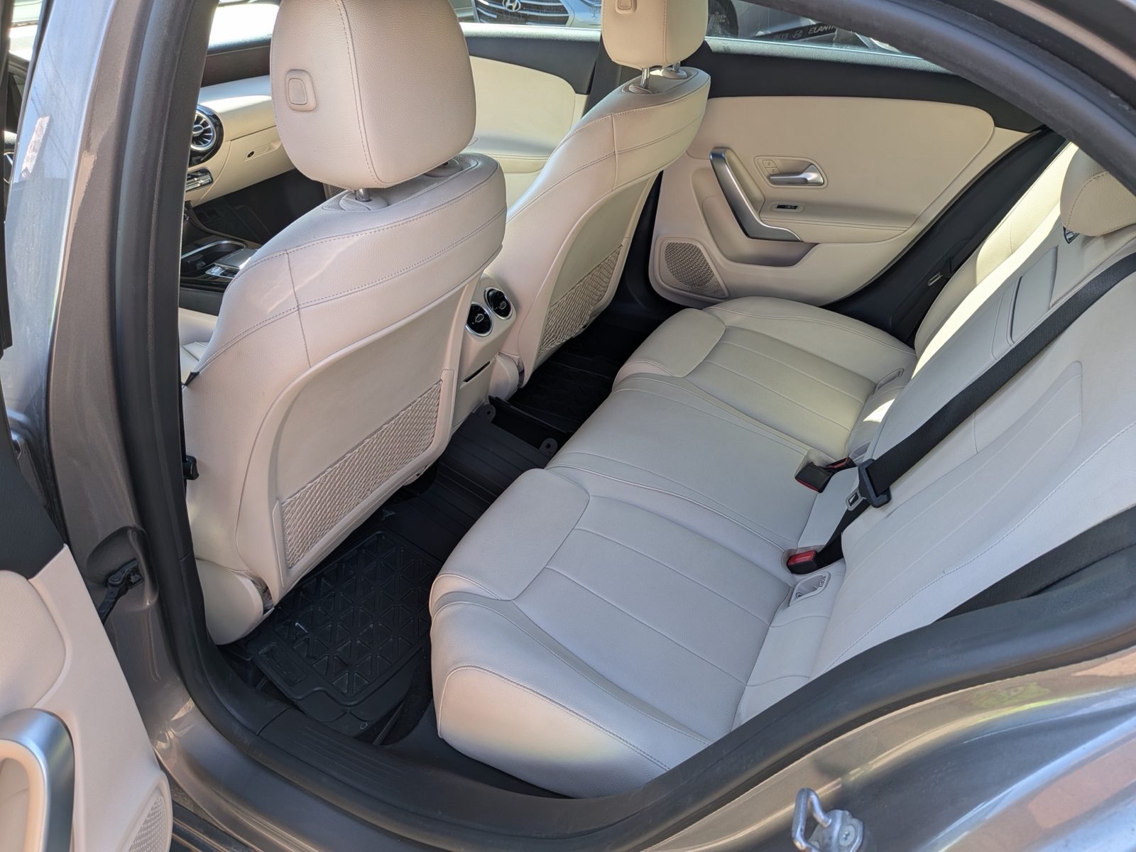 2019 Mercedes-Benz A-Class A 250 4MATIC Hatch, photo 10 of 19